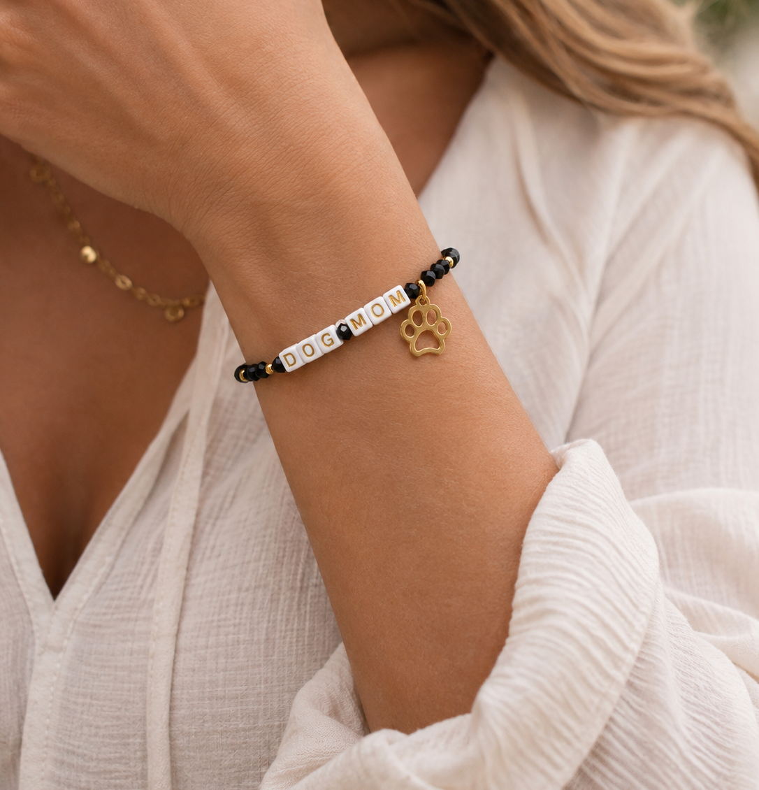 Black and Gold Dog Mom Beaded Bracelet